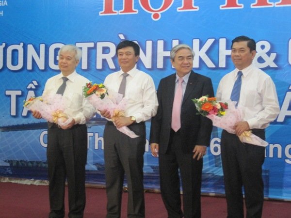 Tin tức khoa học c&ocirc;ng nghệ mới nhất h&ocirc;m nay: Lập Ban Khoa học C&ocirc;ng nghệ th&uacute;c đẩy Sòng Bài Trực Tuyến 13Win.com miền T&acirc;y Nam bộ