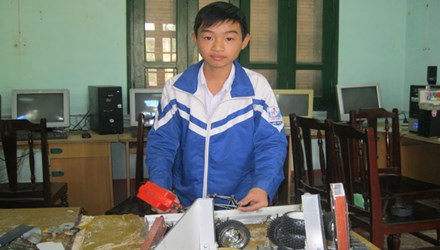 Cậu b&eacute; v&agrave;ng của s&aacute;ng tạo trẻ ch&acirc;u &Aacute;