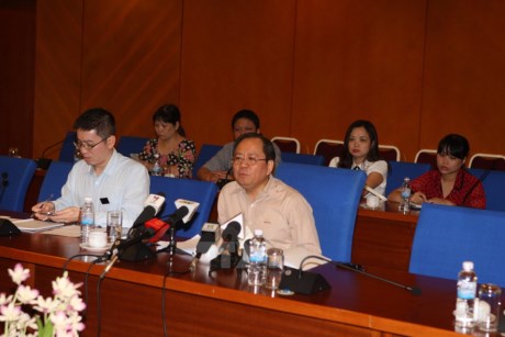 Bộ T&agrave;i ch&iacute;nh cam kết thu ng&acirc;n s&aacute;ch vượt dự to&aacute;n