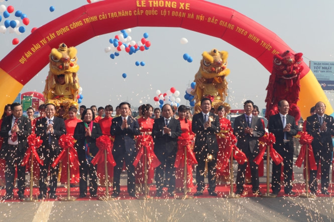 Phó thủ tướng cắt băng khánh thành dự án Hà Nội - Bắc Giang Phó thủ tướng cắt băng khánh thành dự án Hà Nội - Bắc Giang