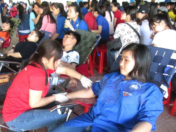 Thanh niên tình nguyện hiến máu nhân đạo Thanh niên tình nguyện hiến máu nhân đạo