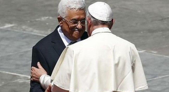 Tổng thống Palestine Mahmoud Abbas trong một cuộc gặp với Giáo hoàng Francis Tổng thống Palestine Mahmoud Abbas trong một cuộc gặp với Giáo hoàng Francis