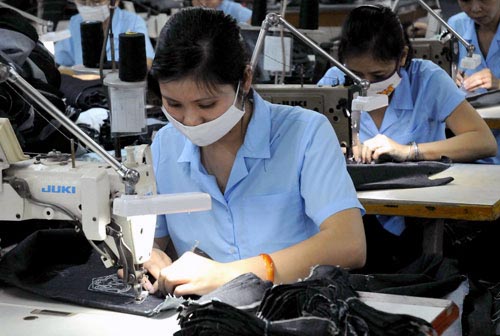 Tin tức mới cập nhật hôm nay đề cập đến ngành dệt may đề xuất tăng lương tối thiểu 6% Tin tức mới cập nhật hôm nay đề cập đến ngành dệt may đề xuất tăng lương tối thiểu 6%