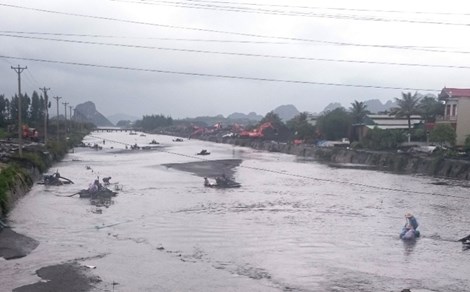 Quảng Ninh phải chịu những tổn thất nặng nề sau trận mưa lũ lịch sử Quảng Ninh phải chịu những tổn thất nặng nề sau trận mưa lũ lịch sử