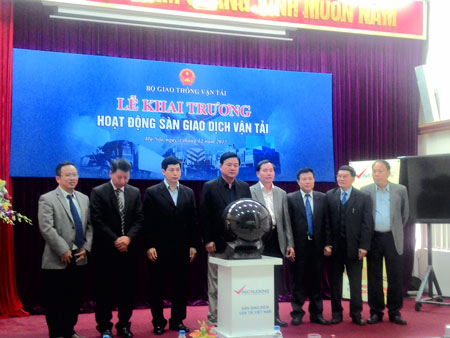 Bộ trưởng Đinh La Thăng khai trương s&agrave;n giao dịch vận tải đầu ti&ecirc;n của Việt Nam