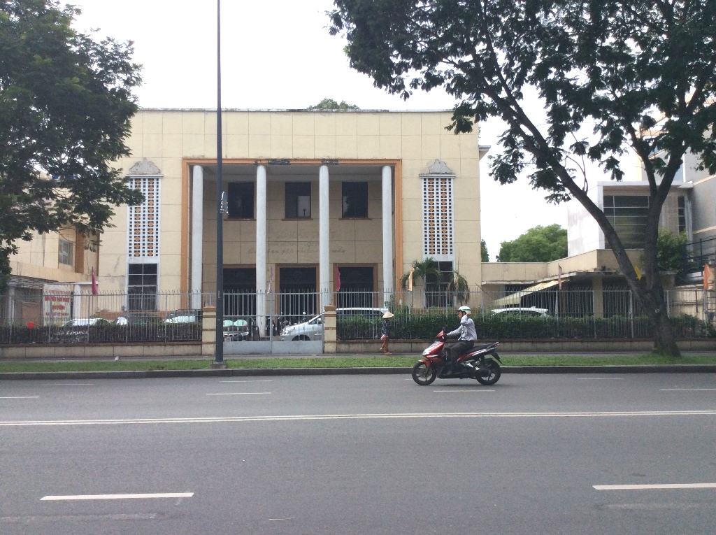Khu đất 23 Lê Duẩn rộng 3.300 m2, tiếp giáp với đường Lê Duẩn và Nguyễn Du Khu đất 23 Lê Duẩn rộng 3.300 m2, tiếp giáp với đường Lê Duẩn và Nguyễn Du