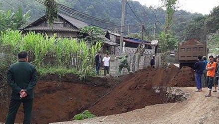 Những người Hồi giáo dòng Shiite phản đối vụ xử tử giáo sĩ Nimr al-Nimr Những người Hồi giáo dòng Shiite phản đối vụ xử tử giáo sĩ Nimr al-Nimr