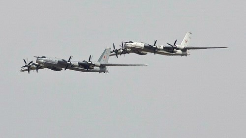 M&aacute;y bay n&eacute;m bom chiến lược tầm xa Tu-95 của Nga