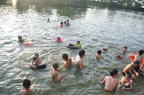 Tin tức mới cập nhật h&ocirc;m nay cho biết h&agrave;ng ngh&igrave;n người d&acirc;n Thủ đ&ocirc; sinh hoạt bằng nước ao t&ugrave;