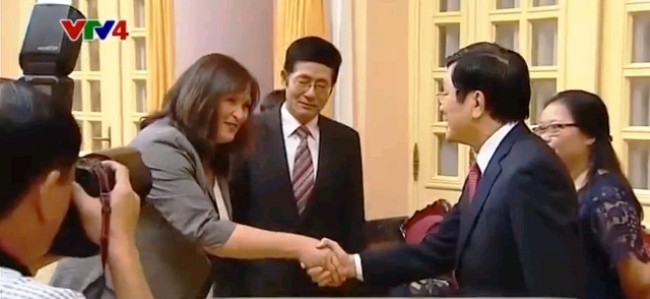 Tin tức mới cập nhật h&ocirc;m nay cho biết nước ngập k&eacute;o d&agrave;i suốt đường T&ocirc; Hiệu (quận T&acirc;n Ph&uacute;) 