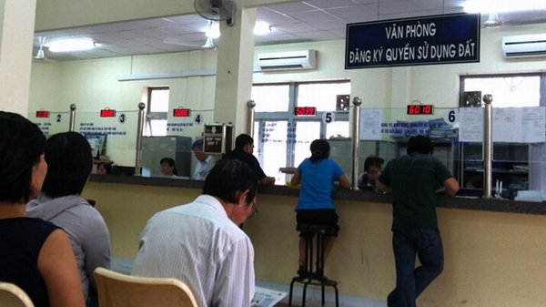 TP HCM dự kiến tinh giản gần 14.000 biên chế TP HCM dự kiến tinh giản gần 14.000 biên chế