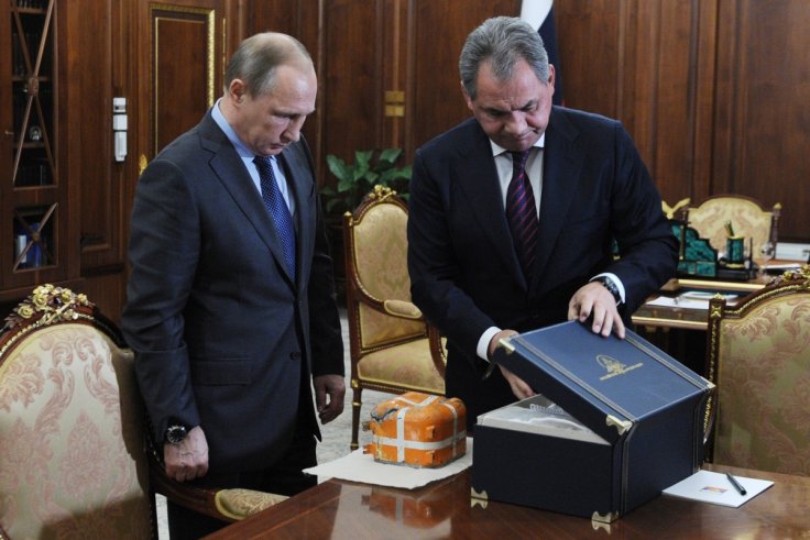 Bộ trưởng Quốc phòng Sergei Shoigu và Tổng thống Putin Bộ trưởng Quốc phòng Sergei Shoigu và Tổng thống Putin
