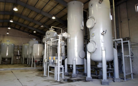 H&igrave;nh ảnh b&ecirc;n trong nh&agrave; m&aacute;y hạt nh&acirc;n nước nặng Arak của Iran