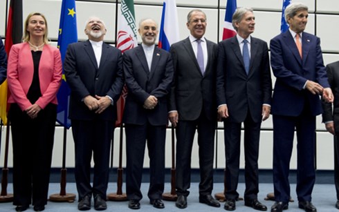 Iran v&agrave; nh&oacute;m P5+1 đạt thỏa thuận hạt nh&acirc;n lịch sử 