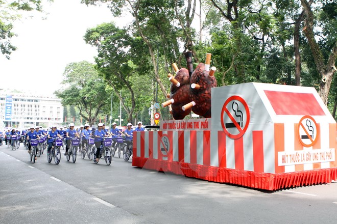 Học sinh, sinh viên tham gia đạp xe diễu hành tuyên truyền phòng, chống tác hại của thuốc lá Học sinh, sinh viên tham gia đạp xe diễu hành tuyên truyền phòng, chống tác hại của thuốc lá
