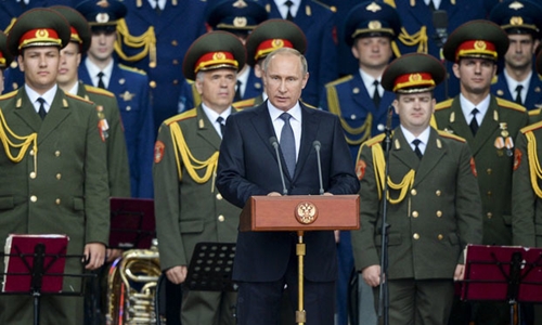 Tổng thống Nga Vladimir Putin ph&aacute;t biểu tại hội chợ vũ kh&iacute; ở ngoại &ocirc; thủ đ&ocirc; Moscow 