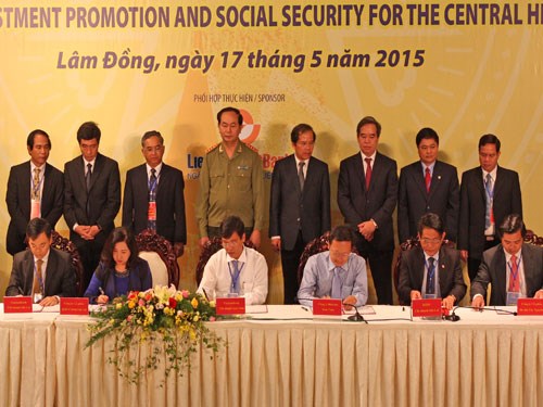 C&aacute;c ng&acirc;n h&agrave;ng k&yacute; kết hỗ trợ t&iacute;n dụng đầu tư v&agrave;o T&acirc;y nguy&ecirc;n