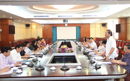 Thứ trưởng Trương Minh Tuấn l&agrave;m việc với UBND TP H&agrave; Nội về phương &aacute;n sắp xếp b&aacute;o ch&iacute; tr&ecirc;n đại b&agrave;n Thủ đ&ocirc;