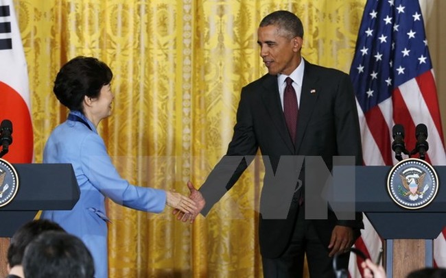 Tổng thống Mỹ Barack Obama v&agrave; Tổng thống H&agrave;n Quốc Park Geun - hye tại Washington DC ng&agrave;y 16/10