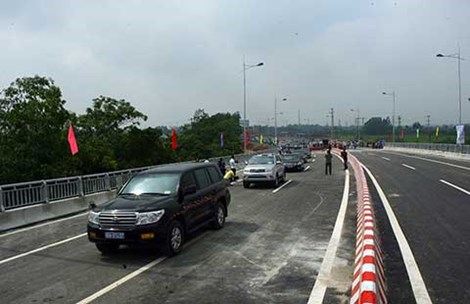 Cầu Hạc Trì trong ngày thông xe Cầu Hạc Trì trong ngày thông xe