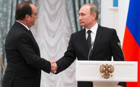Tổng thống Nga Putin (phải) và người đồng cấp Pháp Hollande bắt tay quyết tâm tiêu diệt IS Tổng thống Nga Putin (phải) và người đồng cấp Pháp Hollande bắt tay quyết tâm tiêu diệt IS