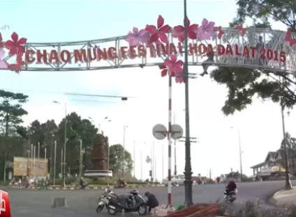 Gi&aacute; ph&ograve;ng tăng 500% trước Festival hoa Đ&agrave; Lạt 2015