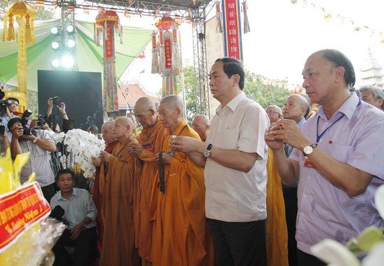 Đại tướng Trần Đại Quang, Bộ trưởng Bộ Công an đã đến dâng hương tại lễ cầu siêu Đại tướng Trần Đại Quang, Bộ trưởng Bộ Công an đã đến dâng hương tại lễ cầu siêu