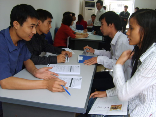 Tuyển dụng c&ocirc;ng chức, vi&ecirc;n chức y tế c&ograve;n sai s&oacute;t