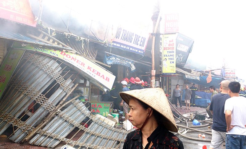 Tin tức mới cập nhật h&ocirc;m nay, Chợ Ph&ugrave;ng Khoang xảy ra vụ hỏa hoạn khiến 1 người tử vong 