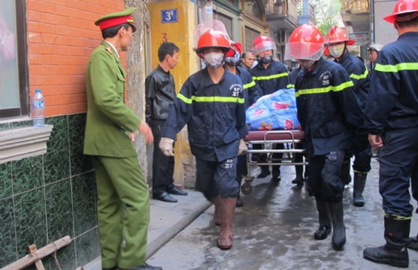 Tin tức mới cập nhật: Hiện trường vụ ch&aacute;y khiến 6 người trong một gia đ&igrave;nh chết thảm