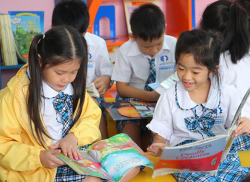 Tin tức mới cập nhật trong nước cho biết, c&aacute;c cơ sở gi&aacute;o dục phải c&ocirc;ng khai c&aacute;c quản thu, c&ocirc; gi&aacute;o chủ nhiệm kh&ocirc;ng được đứng ra thu tiền