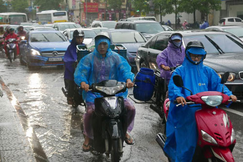 Theo tin tức mới cập nhật trong nước, Từ ng&agrave;y mai, miền Bắc c&oacute; mưa do ảnh hưởng của kh&ocirc;ng kh&iacute; lạnh