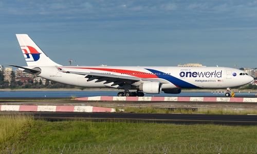 M&aacute;y bay Malaysia Airlines hạ c&aacute;nh khẩn tại Australia do sự cố cảnh b&aacute;o ch&aacute;y động cơ 