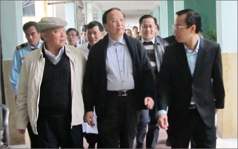 Tin tức mới cập nhật: Tiến h&agrave;nh ca hội chẩn thứ hai cho &ocirc;ng Nguyễn B&aacute; Thanh