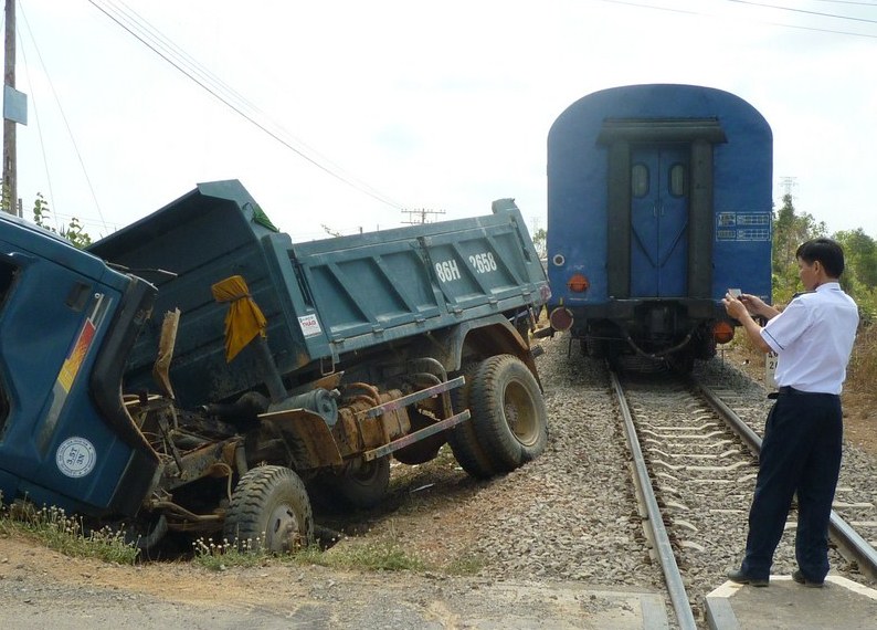 Nguy&ecirc;n nh&acirc;n vụ tai nạn đang được cơ quan chức năng tiếp tục điều tra l&agrave;m r&otilde;.