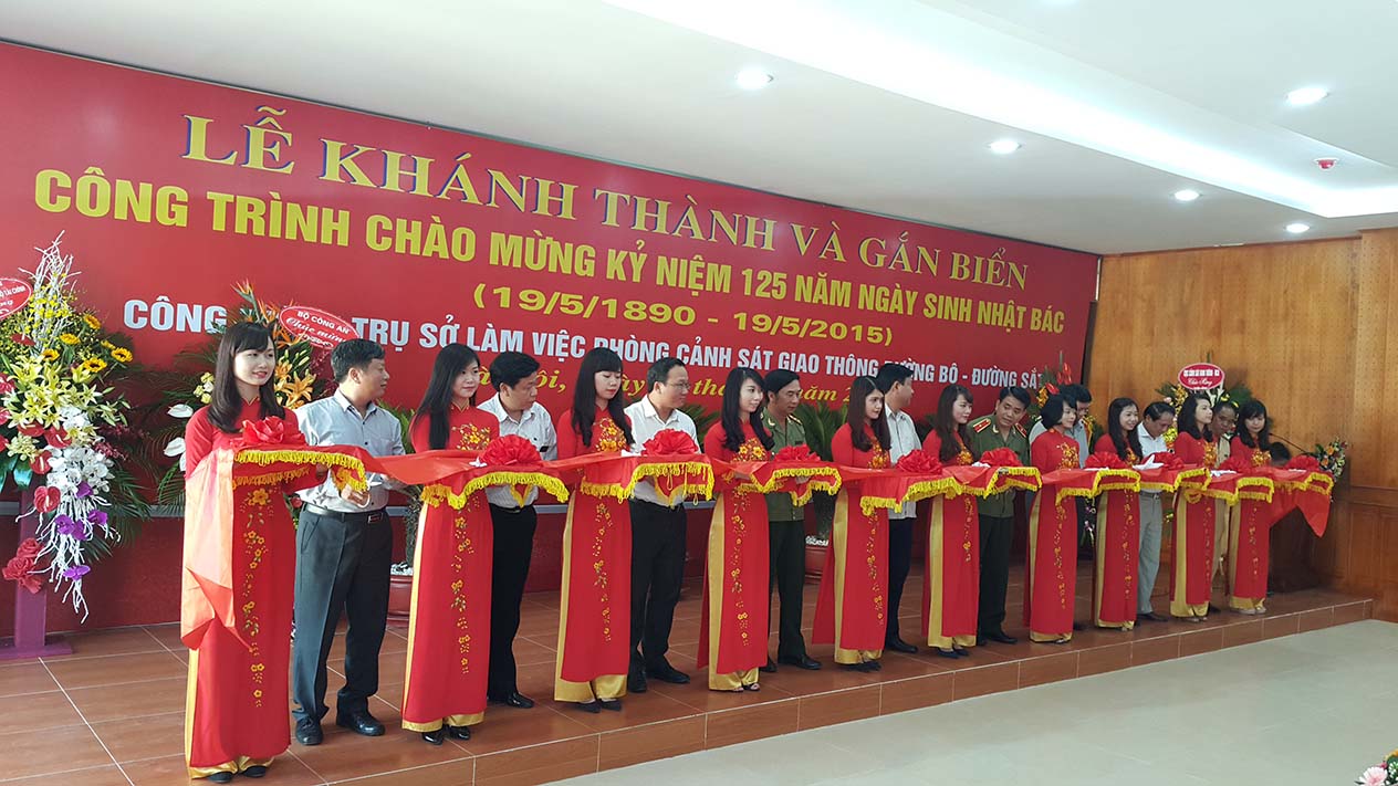 Cắt băng kh&aacute;nh th&agrave;nh trụ sở mới ph&ograve;ng CSGT H&agrave; Nội 