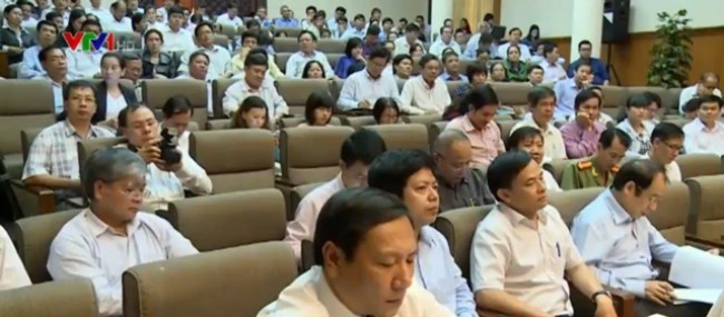 Tin tức mới cập nhật trong nước cho biết, theo thống k&ecirc;, t&iacute;nh đến thời điểm n&agrave;y cả nước đ&atilde; ghi nhận hơn 40.000 trường hợp mắc sốt xuất huyết 