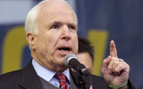 John McCain - một trong c&aacute;c nghị sĩ Mỹ quyết liệt nhất trong việc chống Trung Quốc b&agrave;nh trướng tr&ecirc;n Biển Đ&ocirc;ng