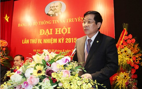 B&iacute; thư Ban C&aacute;n sự Đảng, Bộ trưởng Bộ TT&TT Nguyễn Bắc Son ph&aacute;t biểu chỉ đạo tại Đại hội Đảng bộ Bộ TT&TT lần thứ IV, nhiệm kỳ 2015-2020