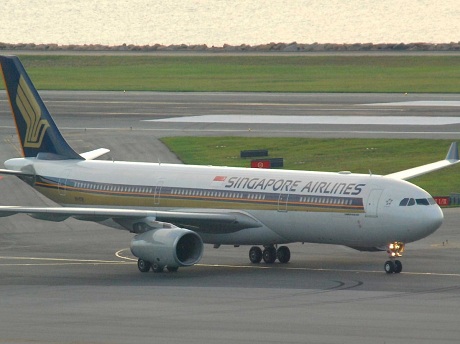  Chiếc phi cơ Airbus A330-343 mang số hiệu 9V-SSF của h&atilde;ng h&agrave;ng kh&ocirc;ng Singapore Airlines cuối tuần trước gặp phải sự cố tr&ecirc;n khi đang ở độ cao khoảng 11.900 m 