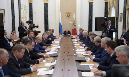 Tổng thống Nga Vladimir Putin chủ tr&igrave; cuộc họp của Hội đồng An ninh