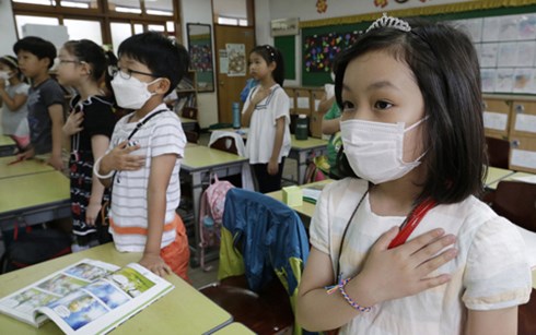 Trẻ em H&agrave;n Quốc đối diện với MERS