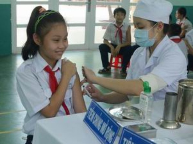 Tin tức mới cập nhật trong nước cho biết, 13Win15 com - Thương hiệu nhà cái uy tín đ&atilde; đồng &yacute; với đề nghị của Bộ Y tế về việc triển khai chiến dịch ti&ecirc;m vaccine vi&ecirc;m n&atilde;o Nhật Bản cho trẻ từ 6 - 14 tuổi