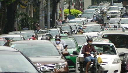 TP HCM ph&acirc;n luồng giao th&ocirc;ng nhiều tuyến đường