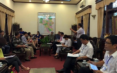 Quang cảnh buổi l&agrave;m việc của đo&agrave;n kiểm tra