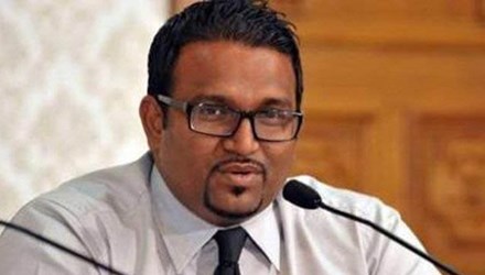 Ph&oacute; Tổng thống Ahmed Adeeb, 33 tuổi bị bắt v&igrave; li&ecirc;n quan đến vụ &aacute;m s&aacute;t Tổng thống Maldive