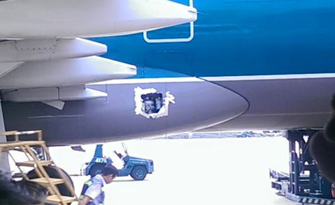 Máy bay Vietnam Airlines bị hỏng t&acirc;́m panel