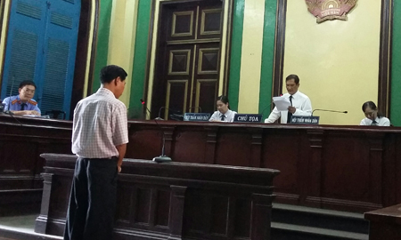 Cựu c&ocirc;ng an l&atilde;nh &aacute;n v&igrave; v&ograve;i tiền người vi phạm, theo tin tức mới cập nhật 