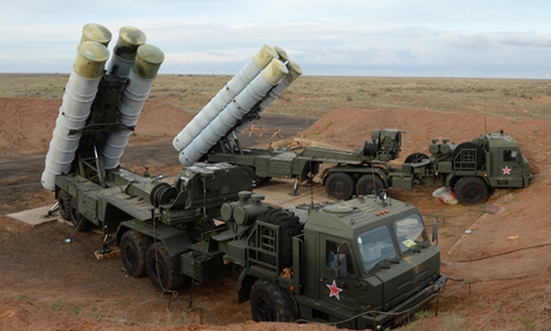 Hệ thống t&ecirc;n lửa ph&ograve;ng kh&ocirc;ng S-400 của Nga