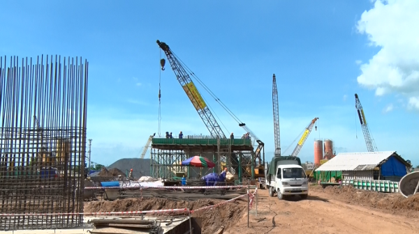 Công trường thi công cầu Tân Phong tại Nam Định Công trường thi công cầu Tân Phong tại Nam Định